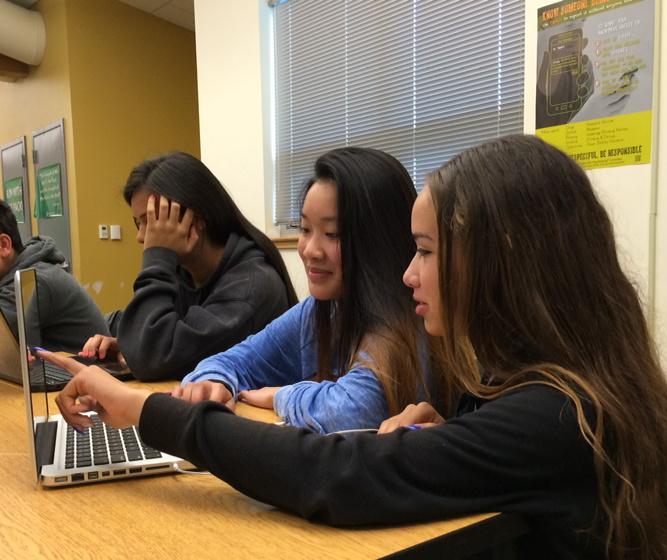 joypollack's tweet image. Students preparing for tomorrow's #aggiesvsforgies presentations @AmCanHS @BigHistoryPro