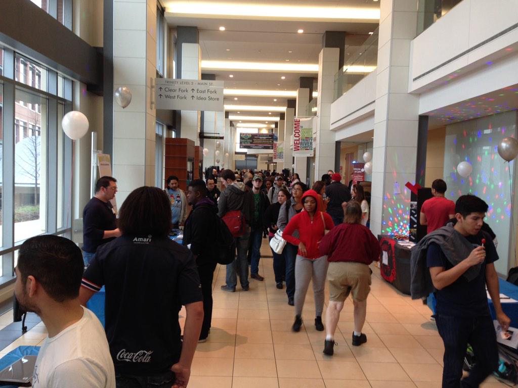 EddiesOffice's tweet photo. The club crawl is on! On Main Street until 2pm! #getinvolved #TCCTrinityRiver #tcctr #askeddie http://t.co/xORjTiLXAY