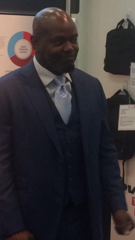 carinb007's tweet photo. Wat Waaaat!!  Emmitt Smith #22 IN DA HOUSE!! #TCEA15 #LearnAnywhere @EmmittSmith22 @bradythrives @bradythrives @TCEA http://t.co/38OMuMO8d9