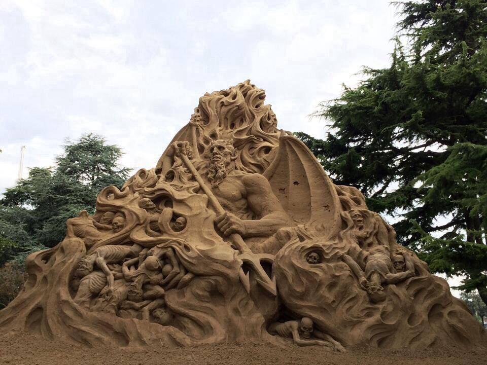 Aw! Someone did a sand sculpture of me!