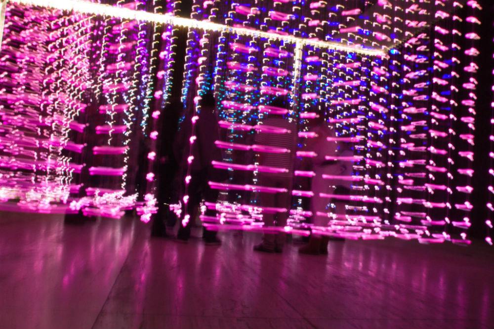 ElUniversalDF's tweet photo. FOTOS Así se vive el #VisualArtWeekMexico y la locura por las luces http://t.co/UsalNtZ6q2 http://t.co/TpZ46DEblP