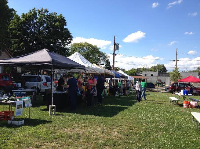 IdoraMarket's tweet photo. Once a vacant lot, now a seasonal Farmers' Market (2600 Glenwood Ave.) #LoveThatLot #FarmersMarket http://t.co/DzrIV6vqqU