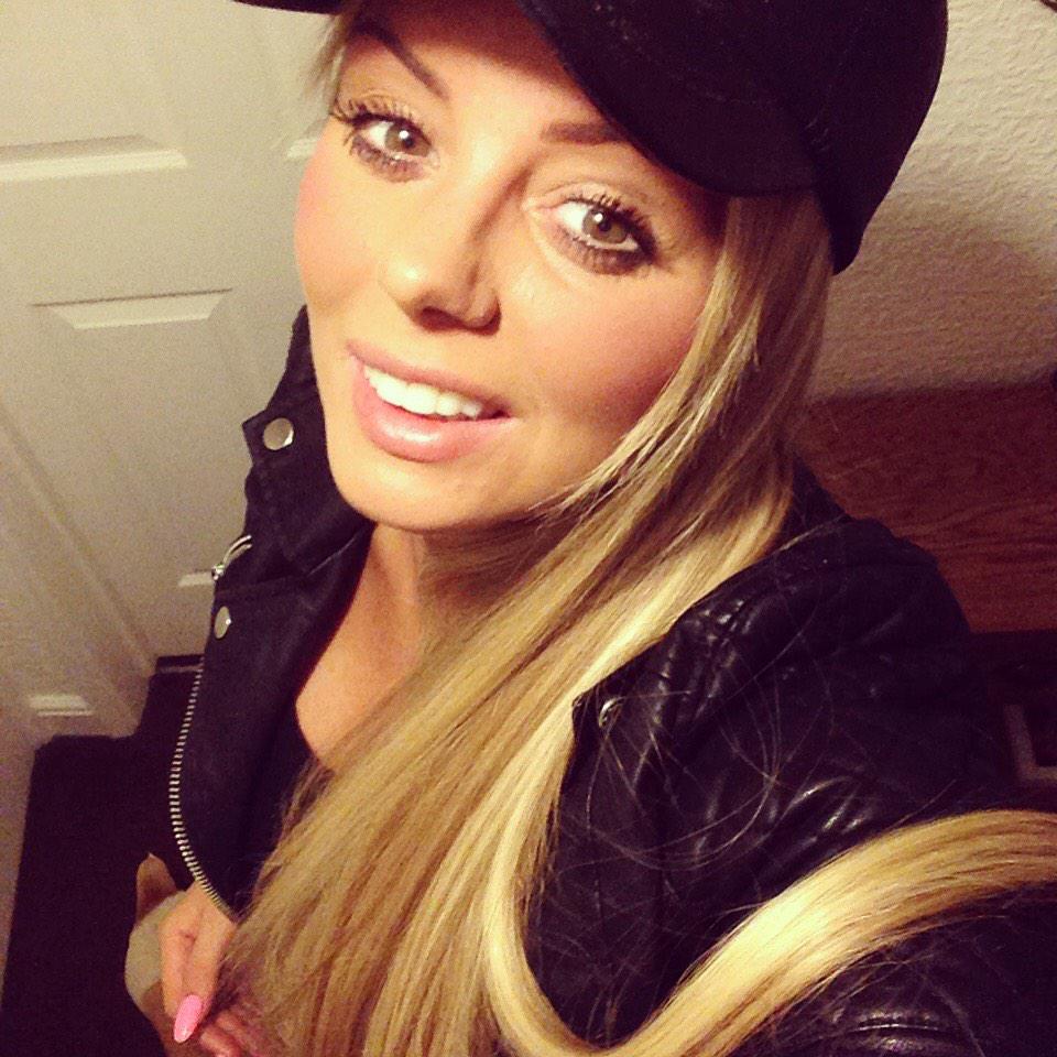 misstorilee's tweet photo. Rocking it with leather http://t.co/T9r0jWyp2d