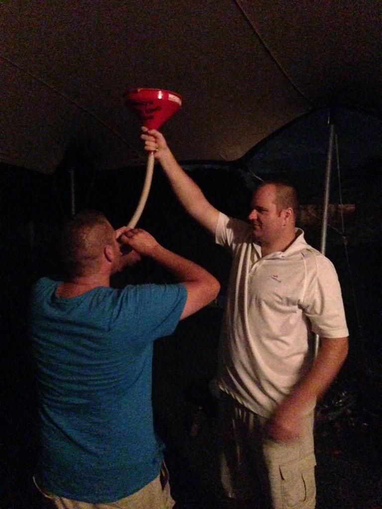 KormaChameleons's tweet photo. At base camp and the funnel comes out @takealot10s @takealot10s http://t.co/kFlN45uKyH