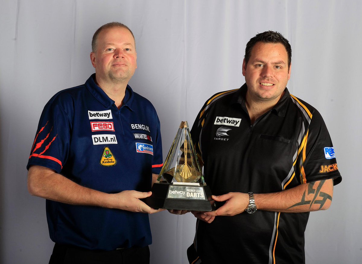 livedarts's tweet image. Up next, @Raybar180 kicks off his title defence against @Jackpot180! RT for Barney, FAV for Lewis! #lovethedarts