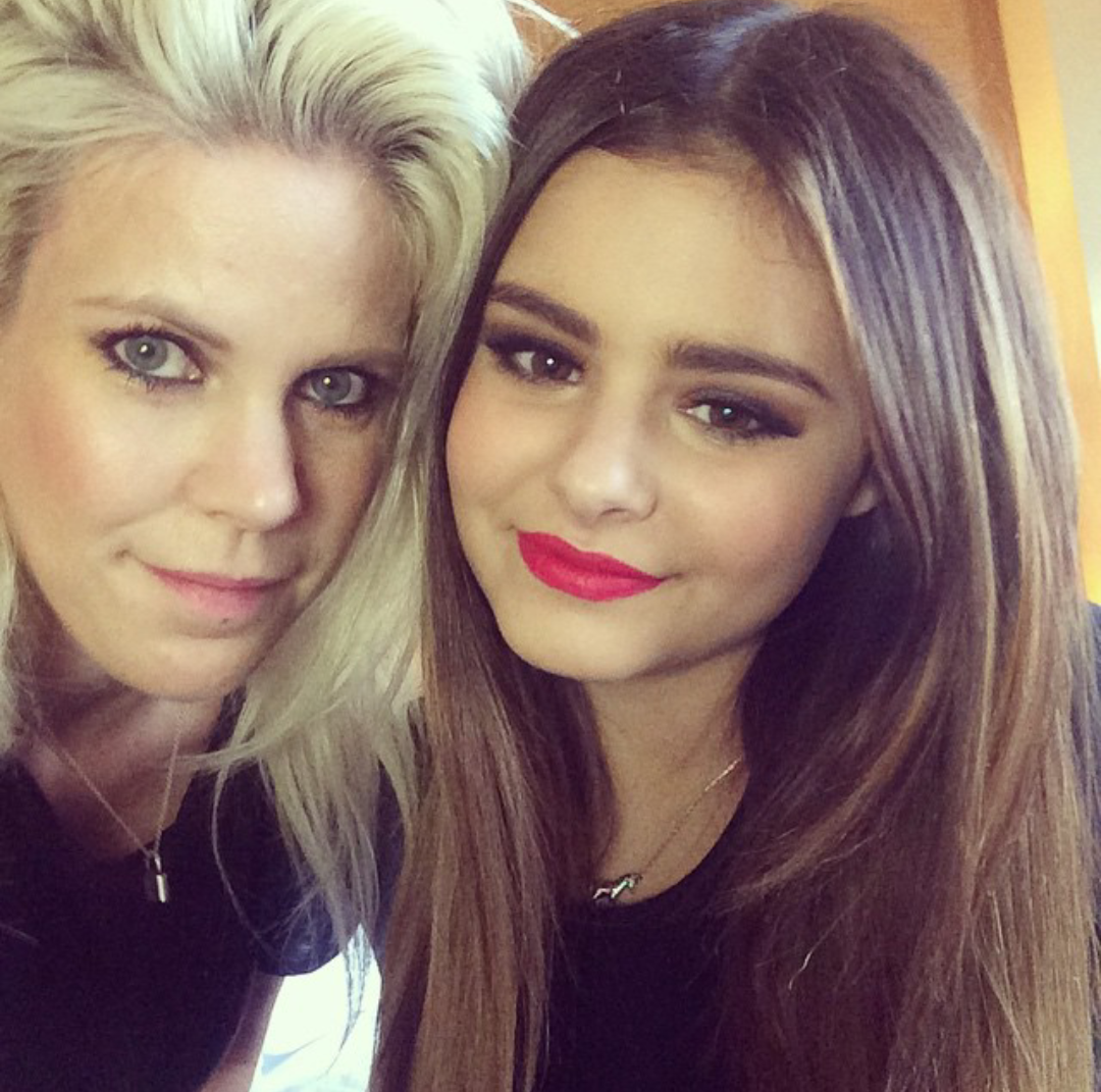 <a href="/jacquieleemusic/">jac</a> all glammed for tonight's #MTV Artists to watch concert by <a href="/amychance/">Amy Chance</a> and <a href="/DKLAhair/">David Keough</a>