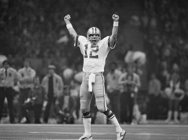 Happy Birthday Captain Comeback! Roger Staubach,the former Heisman trophy winner & 2X Super Bowl Champion, turned 73. 