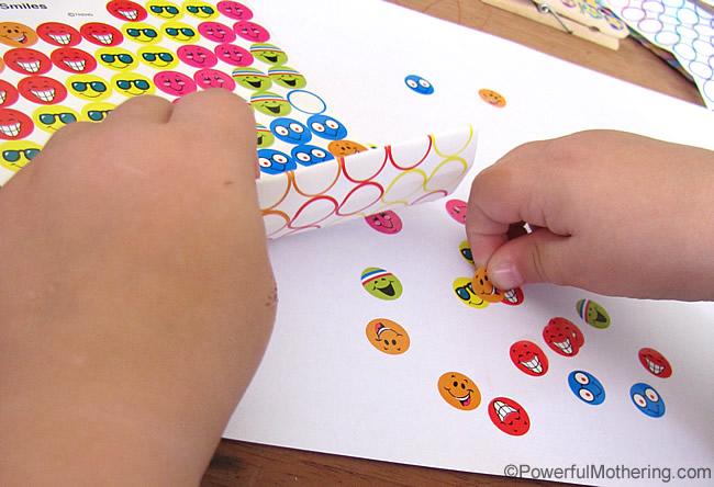 PowerMothering's tweet photo. Using Stickers for Fine Motor Skills http://t.co/cgSpJ40VGx #ece #finemotorskills http://t.co/wYmsZOunTv