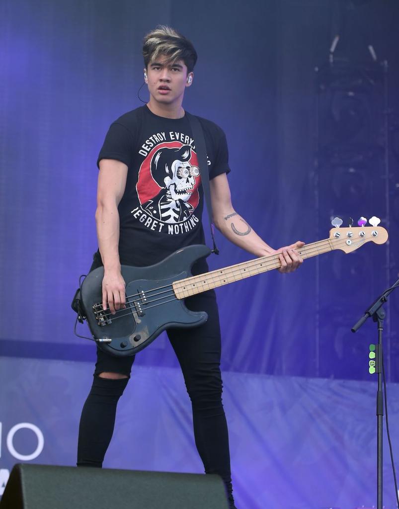 Carterlove17's tweet image. I love this fam!! #5sosfandom #5sos #5sosfam @5SOS @all2017 @amber_bledsoe @Hannah_Dixon17