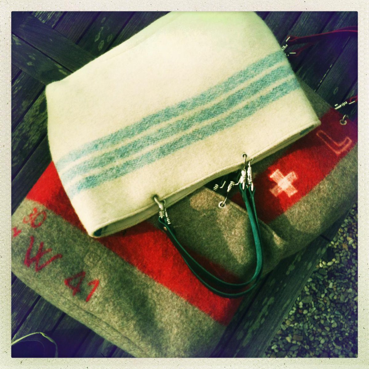 potagerdesfees's tweet photo. Des sacs chauds et doux pour l'hiver... Hot and sweet bags for winter
#upcycling #armyblanket #upcycledbag http://t.co/GsU6KoMudj