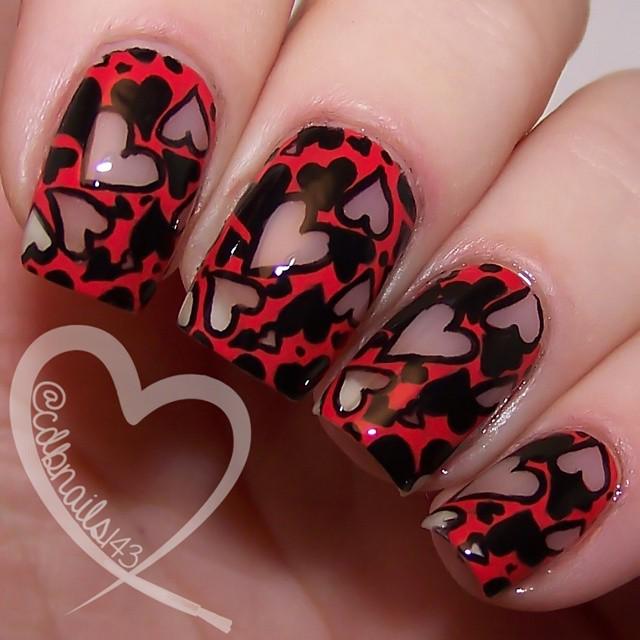 How can we forget this negative heart #nails by @cdbnails143 #winstonia #nailart #manicure