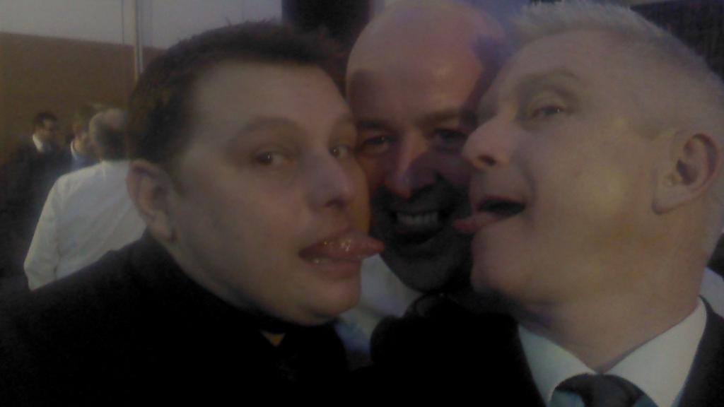 ichad69's tweet image. Tongues.with cuzins #teamkeyline