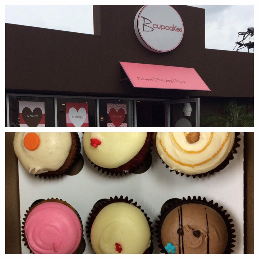 Stopped by one of my favs yesterday for impromptu office celebration! <a href="/BCUPCAKESLLC/">B Cupcakes, LLC</a> 😍😍😍