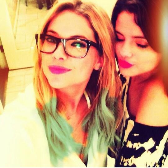 ashhbenzoo_'s tweet photo. Pink mouth 💋💋 http://t.co/GCilajSBcR