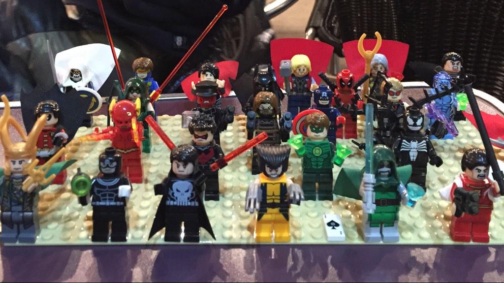 estopaoficial's tweet photo. Y como chanan  los súper legos!⚡️ http://t.co/teGM8fcBkV