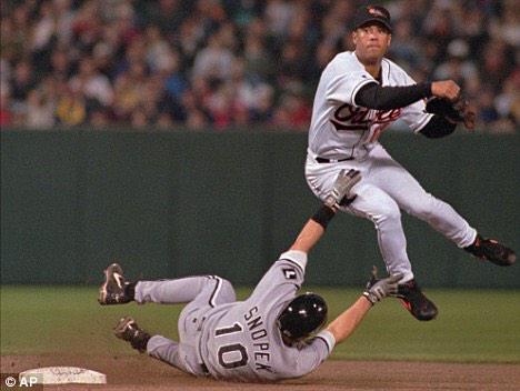 Happy Birthday to HOF 2B Roberto Alomar! 