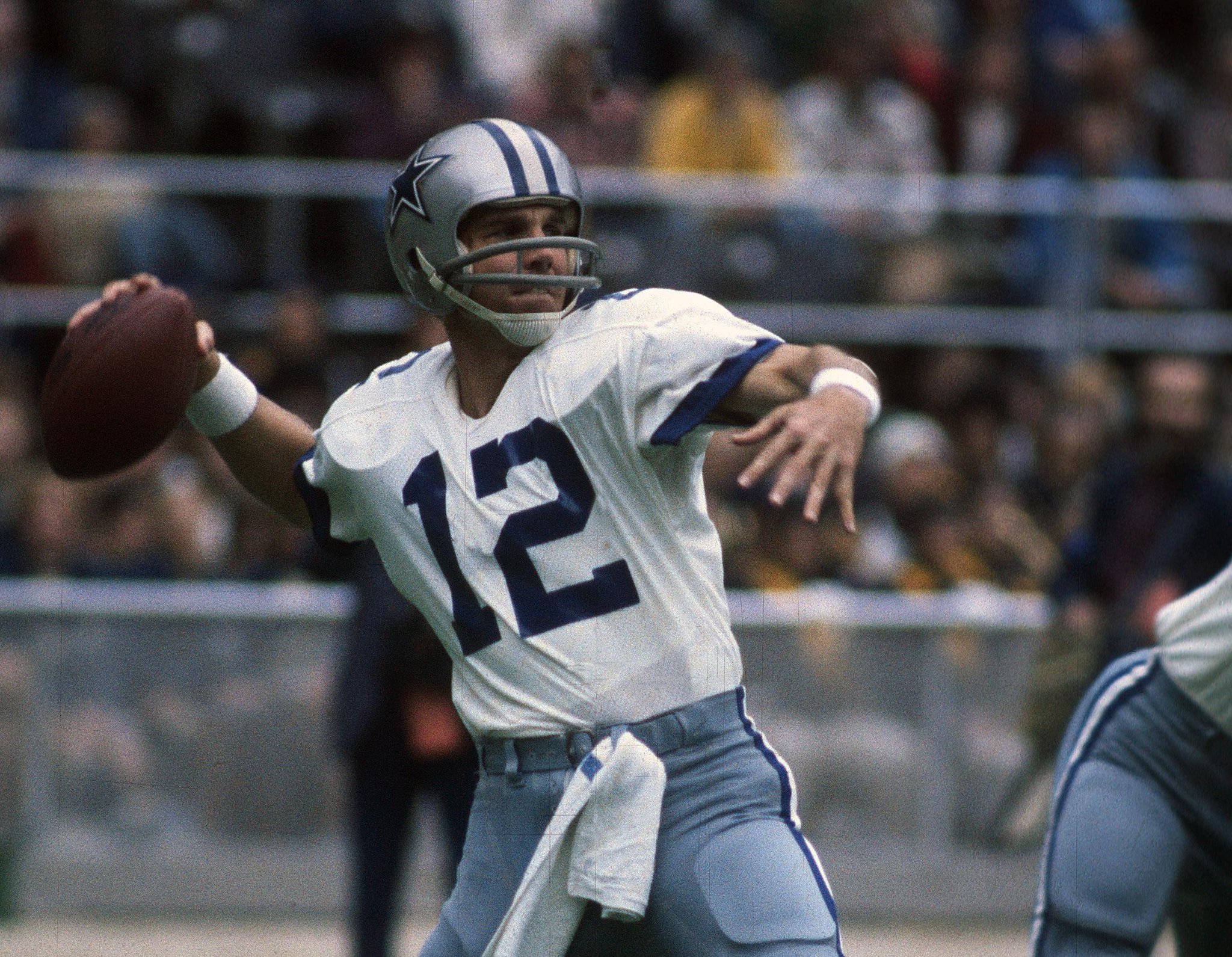 Happy birthday to one of the greatest QBs ever: Heisman Trophy & 2x Super Bowl winner Roger Staubach! 