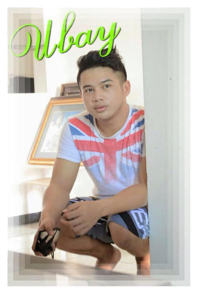 Ganteng gak nihh ? <a href="/ubayoursIND/">Ubayours Official</a>