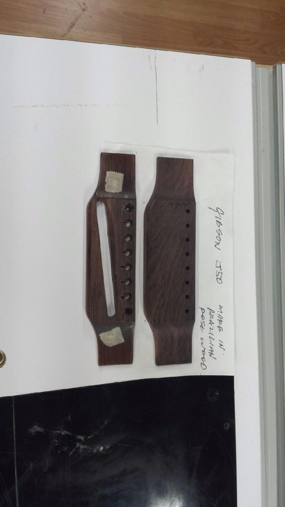 ShyboyTex's tweet photo. Making Brazilian Rosewood bridges pulling bridge plates good times with a 67 @gibsonguitar #J-50 #guitar http://t.co/eppBgGWXH0