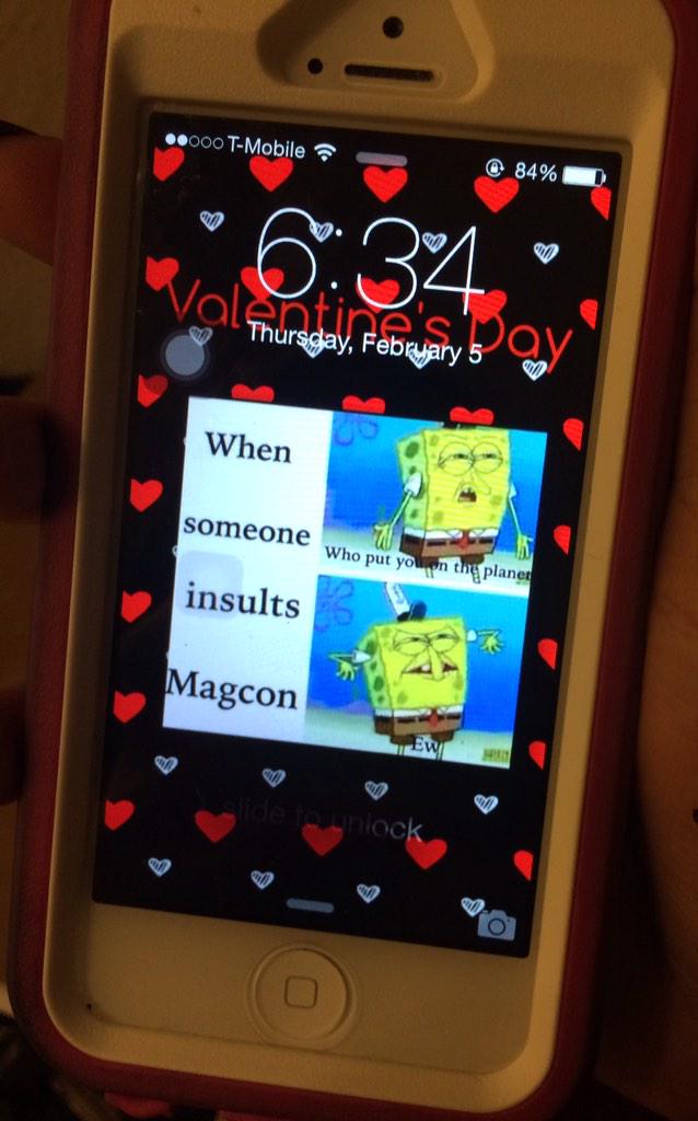 rabzazam's tweet image. Dania why are you such a nerd!! #plis #nicebackground