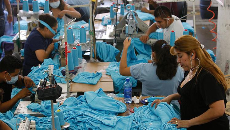 chrisalduncin's tweet photo. Rescatan en México a 129 personas víctimas de abusos de una empresa surcoreana http://t.co/rmeu3mVObe http://t.co/tsMtpj2hE0” @karlabarajas
