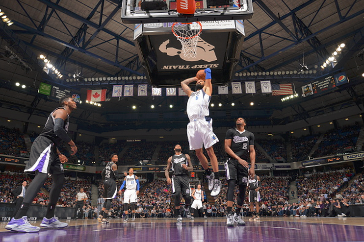 ESPNNBA's tweet photo. Mavs beat Kings, 101-78. Tyson Chandler records 16 points &amp; 16 rebounds. Kings have lost 10 of last 11 games. http://t.co/FnAK3fsejT