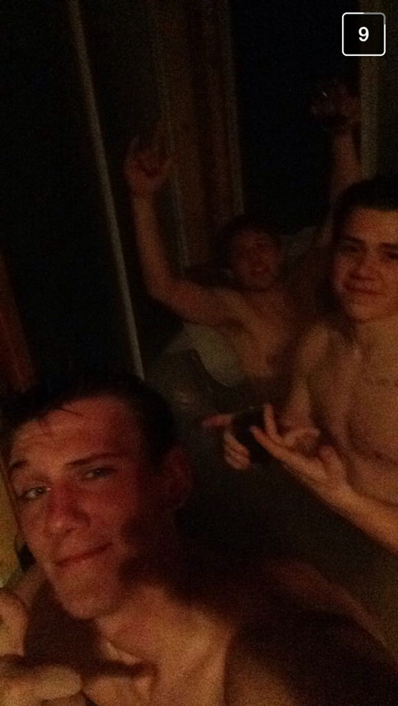 BrandonChub's tweet photo. We dem boys #ThirstyThursday @Bang_Bang_69  @RYLANSCHOLTES http://t.co/SL5NryOuPH