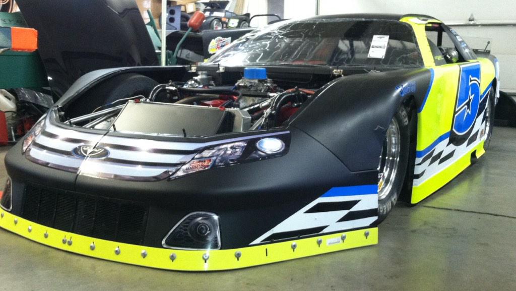 Ready for the #WinterShowdown @KernCoSpeedway! Keep 5 alive!