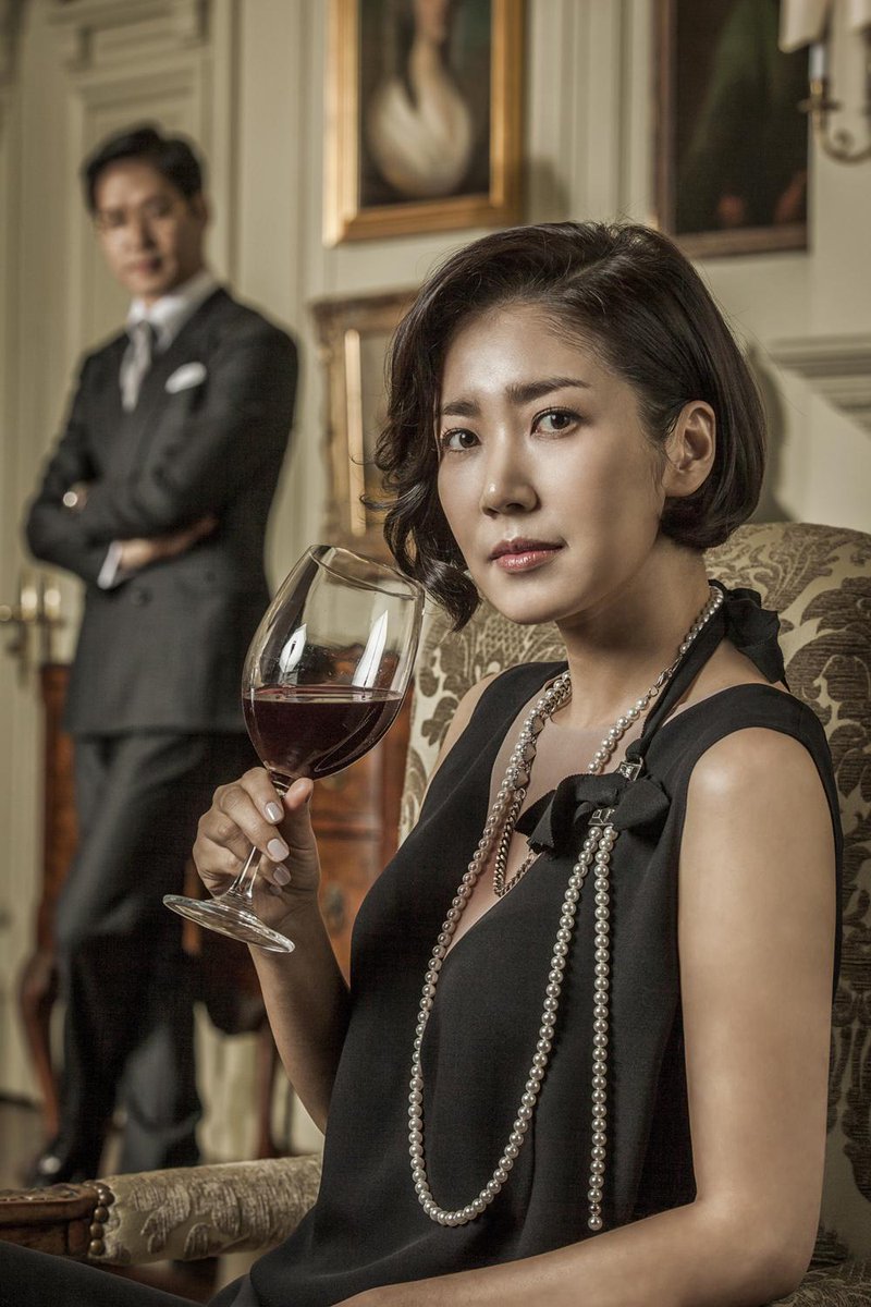sbspoongmoon's tweet photo. #풍문으로들었소 재색을 겸비한 최고의 귀부인 최연희(#유호정). 무슨 일이 있어도 품위를 잃지 않는 연희에게도 위기가 찾아왔으니, 아들(#이준)에게 왠 여자가..?! http://t.co/wqpDT6WTyW