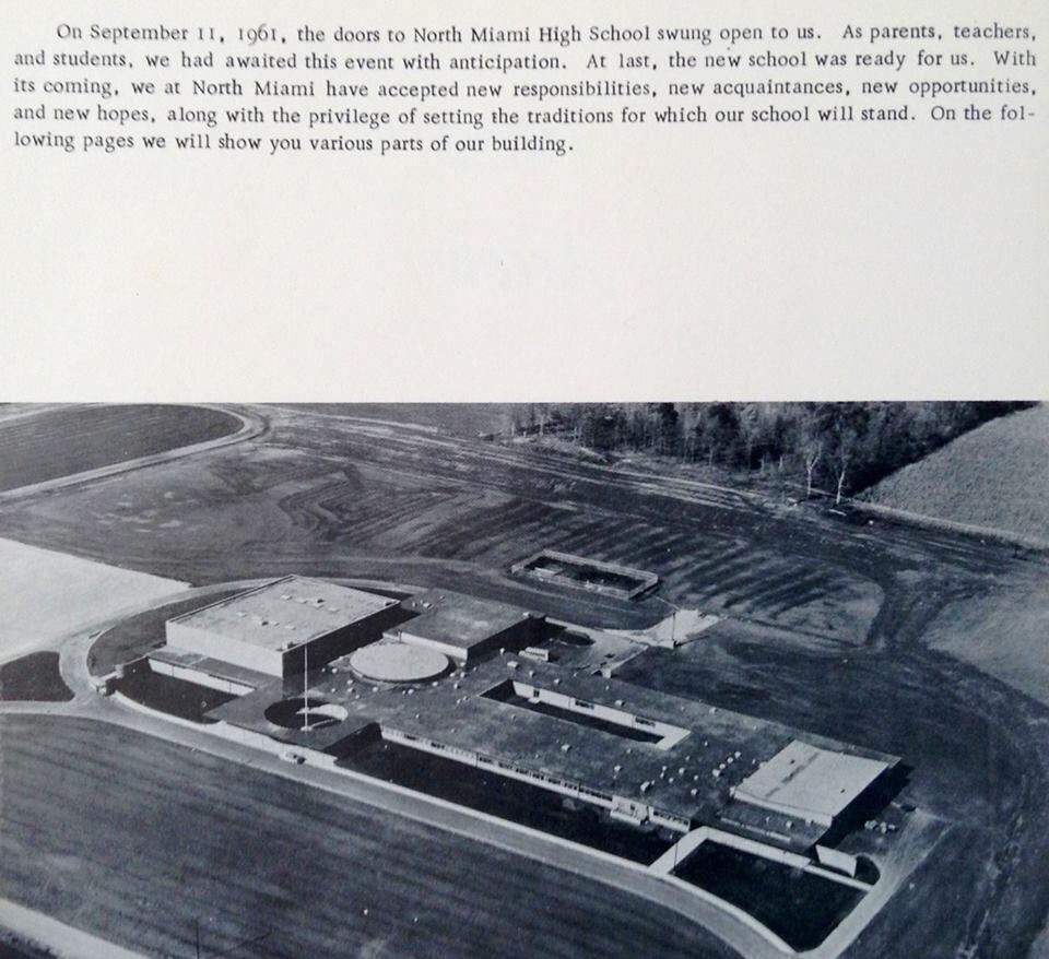 blaketragan's tweet image. Lol so here a #TBT for YA! north miami when it was first built! @NMiamiWarriors