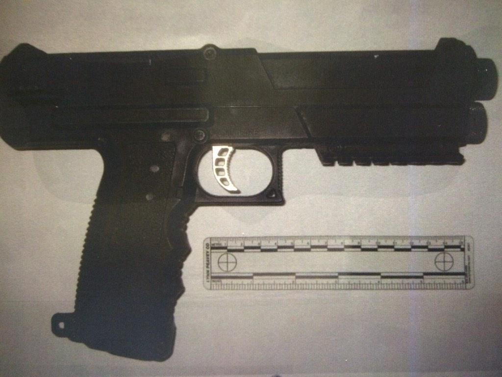 NYPD23Pct's tweet photo. Gr8 robbery arrest w/gun by #23Pct Conditions POs Crawley &amp; Ortiz from 110 St bet. Lex &amp; 3 Ave. #OneLessGun #ElBarrio http://t.co/lFsk6D55iA