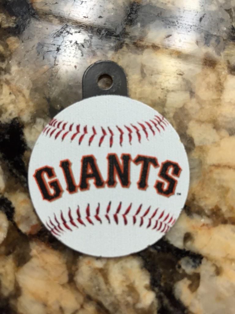 danamariee13's tweet photo. when brett is a Mariners fan but they get a Giants tag for their dog 😂 #angrybrett http://t.co/cezbPAnyvy