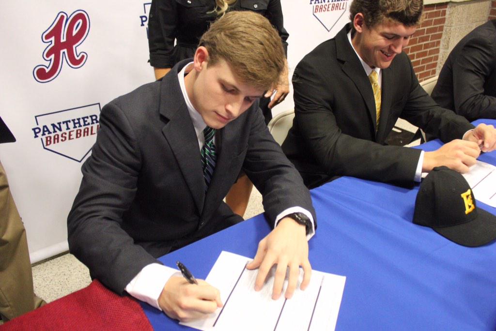 NorthAL_vipers's tweet photo. Congrats to current Viper 2015 RHP/IF @Logan_Storey14 on signing with Shelton State community college http://t.co/QJeC8vkiCl