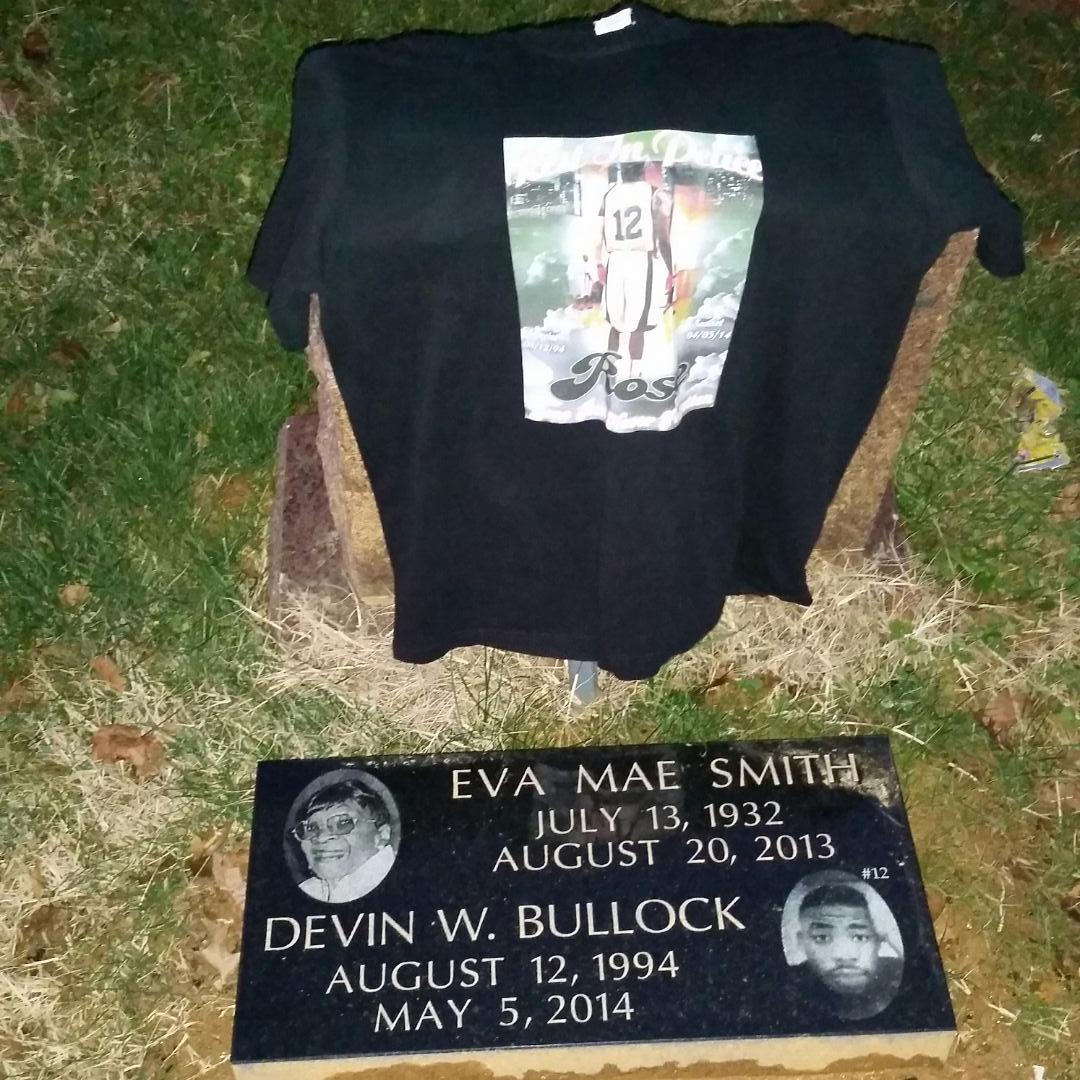 SefJames25's tweet photo. You Had The Heart❤ Of A Lion Rose I Miss You Lil Brother 😩🙏💔💙 #TeamDB12 http://t.co/JqTc2o2c6u