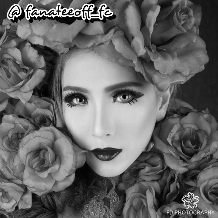 flock_spt's tweet photo. Full of rose .. #Photoshoot #fullrose #fdphotography #beautyportrait @Angelatee57 #fdphotographystudio #beautyshoot http://t.co/T8nMaP3nCI
