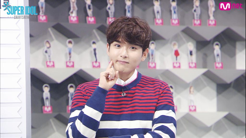 MnetKR's tweet photo. [#슈퍼아이돌차트쇼] 갠소 욕구 자극하는 귀요미 버릇! 팬들마저 놀라게 만든 깜놀 버릇! 각양각색 이색 버릇을 가진 슈퍼 아이돌의 정체는?? 잠시후 6시 #Mnet #슈아차 채널고정! #슈퍼MC #려욱 #성종 http://t.co/aC18FQiGYQ