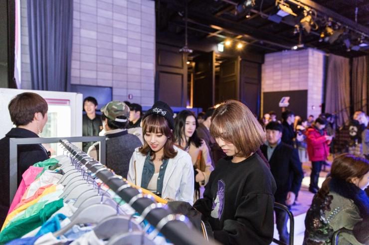 B9IkvMMCIAAtRSI.jpg:orig