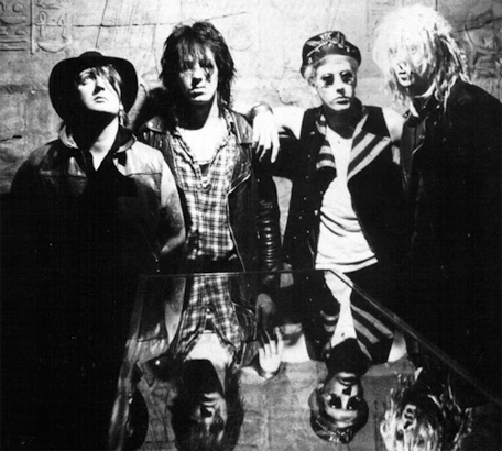 TwistOfMercy's tweet photo. Blood stains pleasure. (Play Dead) http://t.co/WXtN8LGEuw