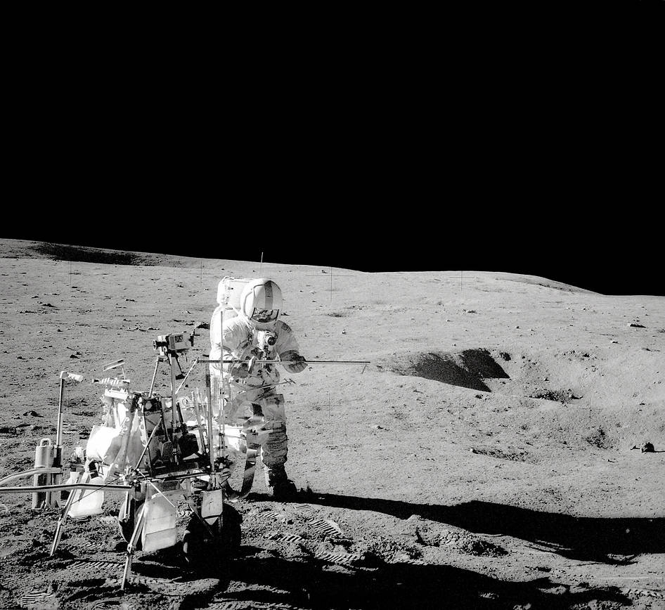 DataFlux's tweet photo. Dato Histórico. Hace 44 años atrás en 1971 el día de hoy 5 de Febrero. El Apollo 14 pisó la luna. #DataFlux http://t.co/jNbA5qIljU