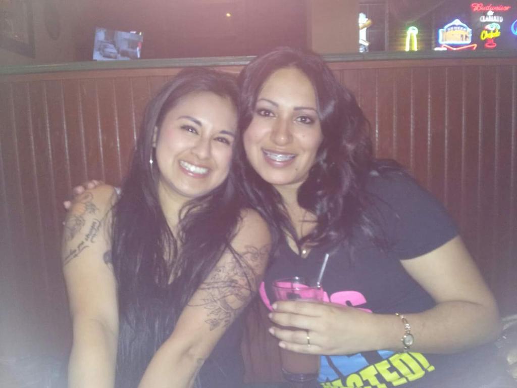 blancanator83's tweet photo. @eonline #ERedCarpetAwards my sister my BFF! http://t.co/FZt3nAoOPW