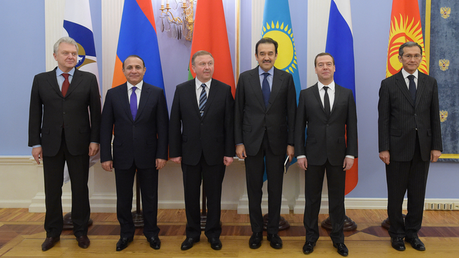 Rfembkazakhstan's tweet photo. Заседание Евразийского межправительственного совета: http://t.co/wzpNwLduTB #ЕАЭС #Москва http://t.co/ZBUb2Y5dFx