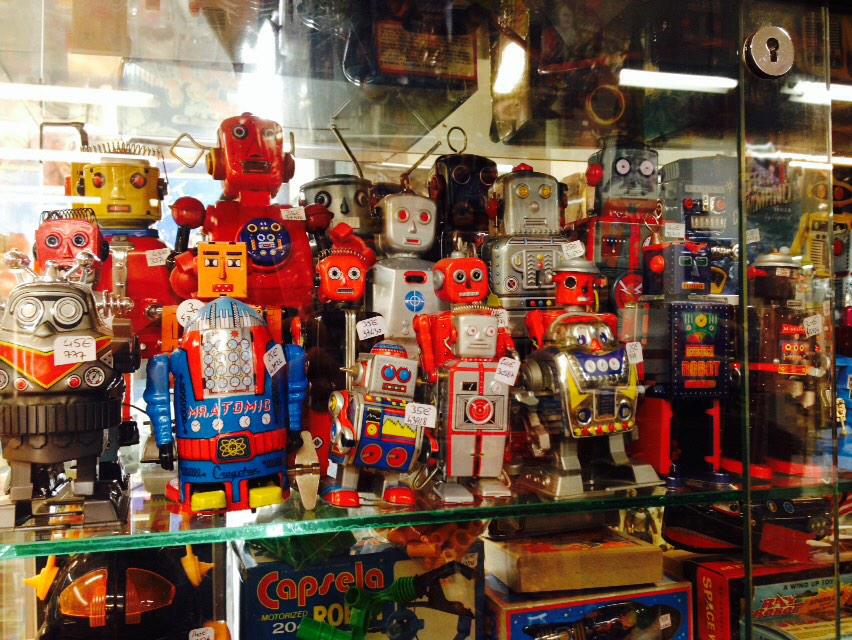 AnneCauvin's tweet image. I found some new buddies @AdrianBryant #RobotHunter