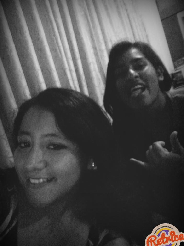 karitoterrones's tweet photo. Ohhh siii viernes... con mis loquillas🌙🎉🍻 http://t.co/CKeg9rbPdG