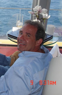 DateRichSingle's tweet photo. 55, Man, @FindingAPartner 
Millionaire / Income: $500,000+
Seeking: Woman 25 - 55
http://t.co/tIn8UrQ2qu http://t.co/UWlWTRV16J