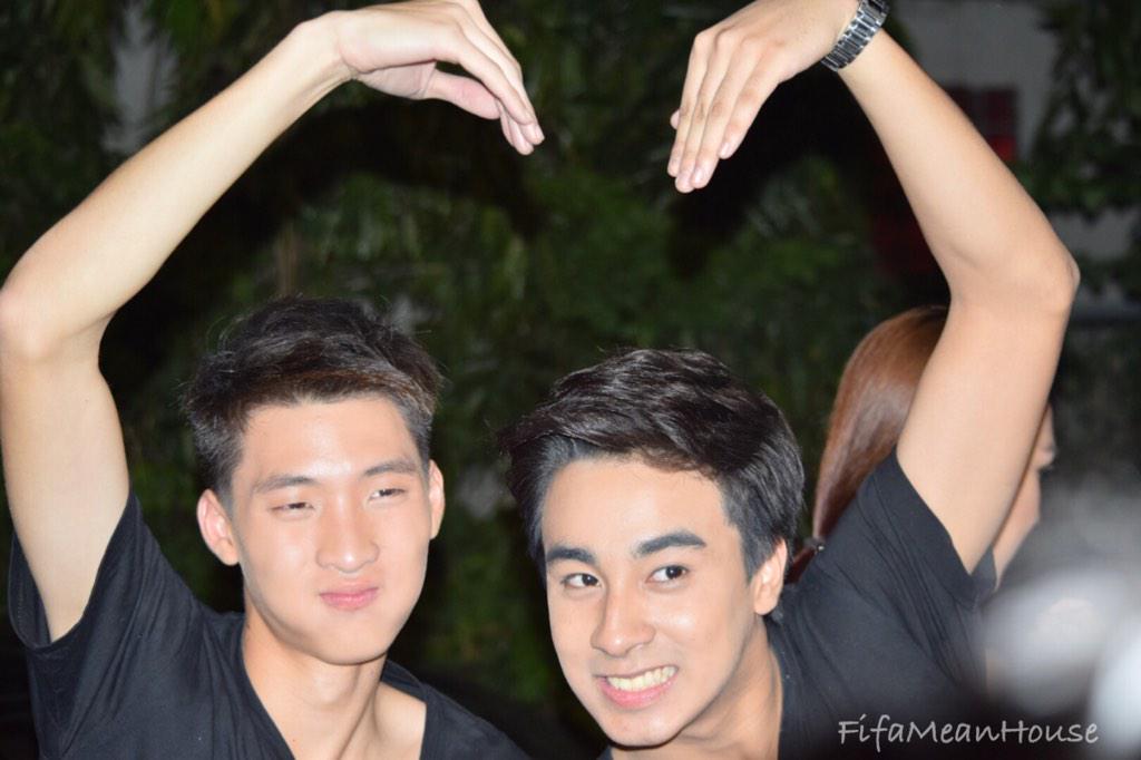 FifaMeanHouse's tweet photo. รักกัน รักกัน รักกัน รักกัน @PremananFifa @m34nismind #ฟ่ามีนหล่อบอกต่อด้วย #lovesickseason2 #หนุ่มตี๋ปะทะหนุ่มเข้ม http://t.co/87siOBKKNg