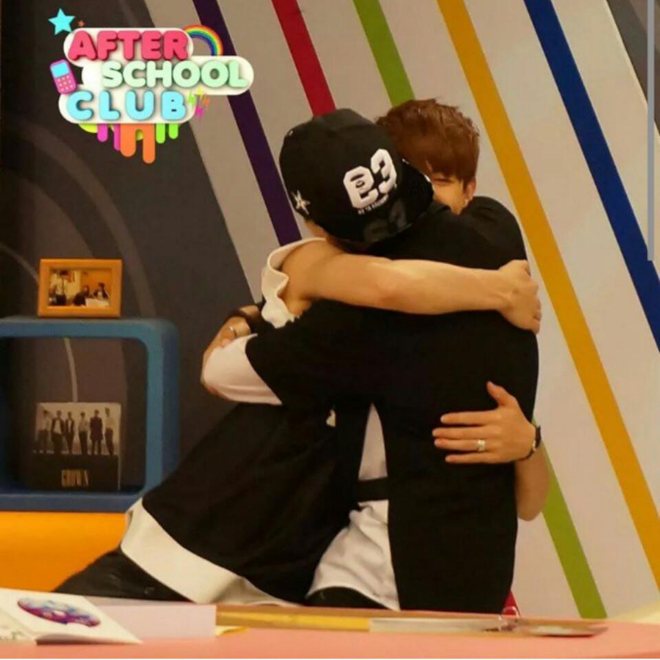 B9JKhOyCQAAJcUD.jpg:large