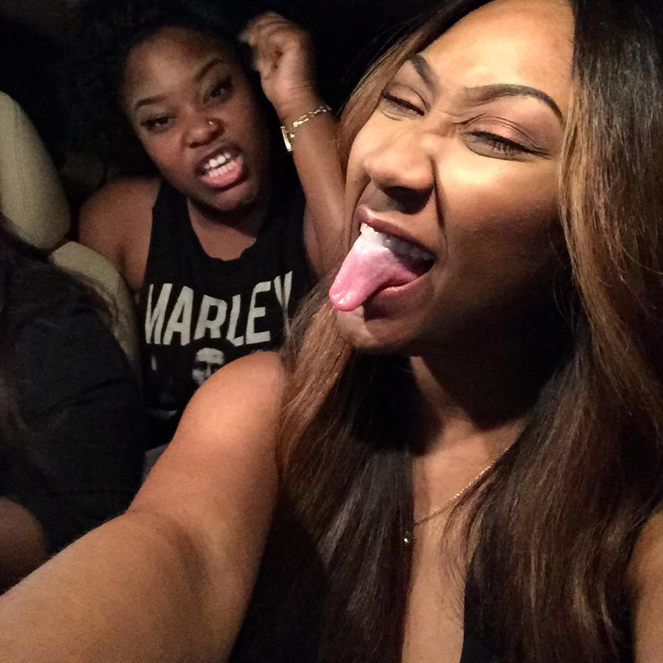 PocahuntasZay's tweet photo. Why she leaving us😪 @LoveReginaee_ #waitDONTGO #missyoualready #tallyaintshi😭 http://t.co/1OC8sPSUzO