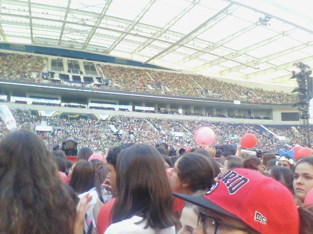 driiloves1d's tweet photo. Ainda me lembro disto como se fosse ontem...
#OneDirectionPortugal http://t.co/uVpV8WTTBO