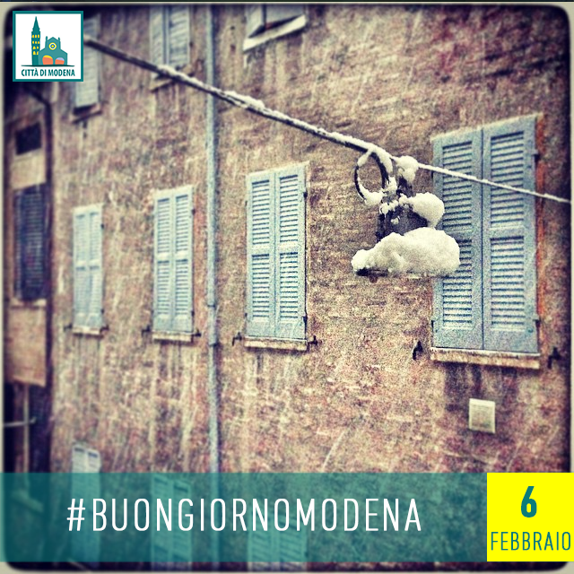 cittadimodena's tweet photo. #BUONGIORNOMODENA tanta neve! Alcune info utili qui: http://t.co/rWMQ6PxqJA #NeveModena http://t.co/z5n6T26ZkJ
