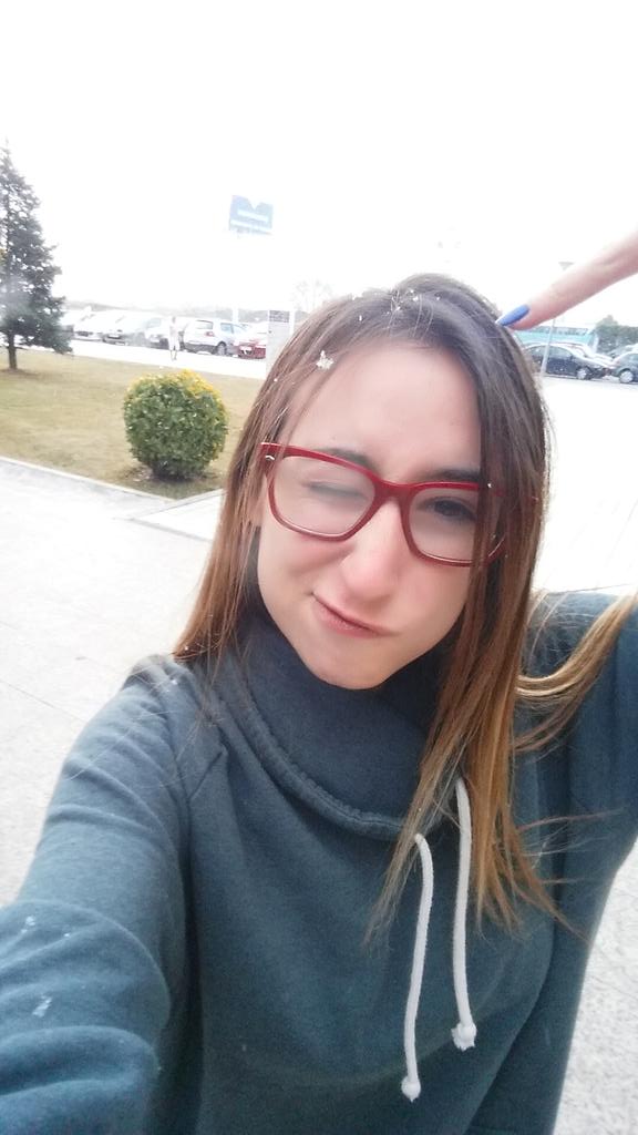 Anukisima's tweet photo. Por fin veo nevar en Madrid!! http://t.co/Pa2j10eWRh